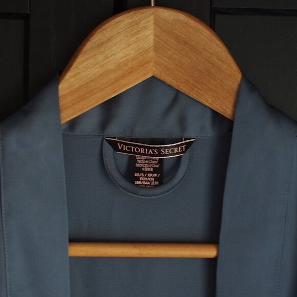 Victoria's Secret | NWT Satin Midi Nightrobe w Ruffle Hem - Picture 2 of 8